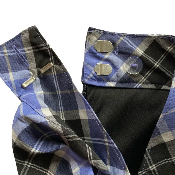 IZOD purple, black, white plaid golf skort. Size 6 - Picture 5 of 12